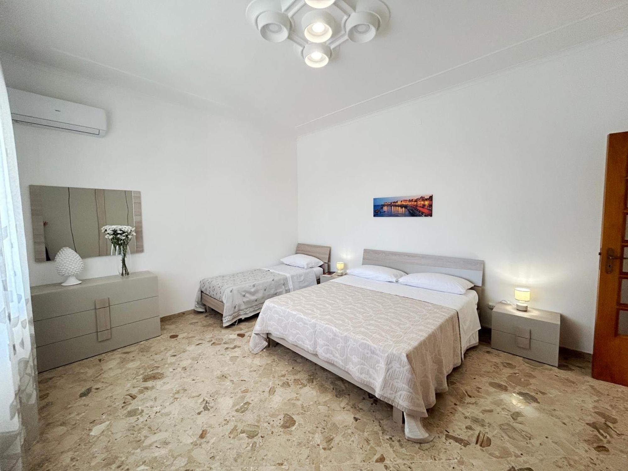 Sole Near The Sandy Beach, Parking & Wifi Holiday home