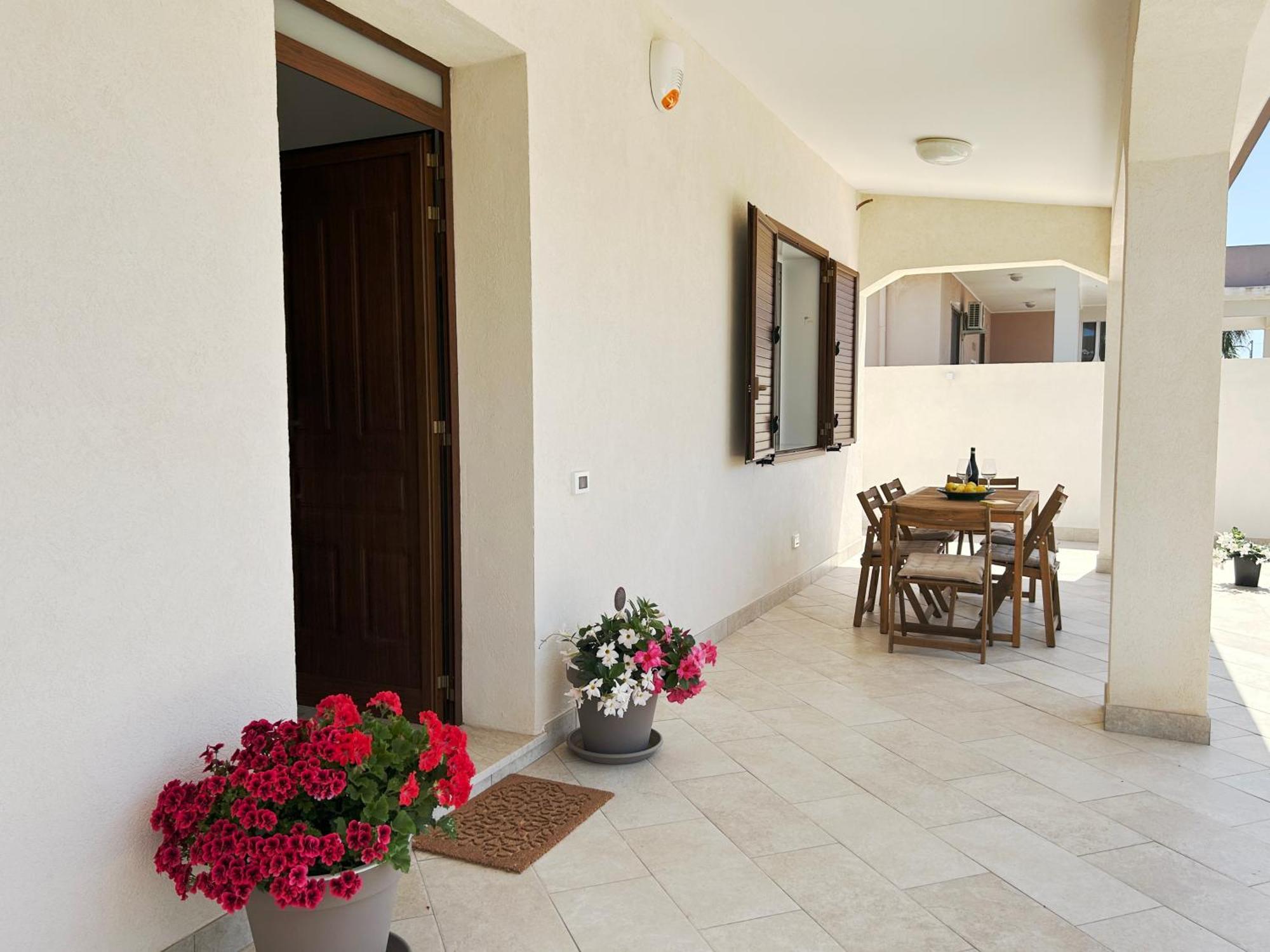 Sole Near The Sandy Beach, Parking & Wifi Ferienhaus *